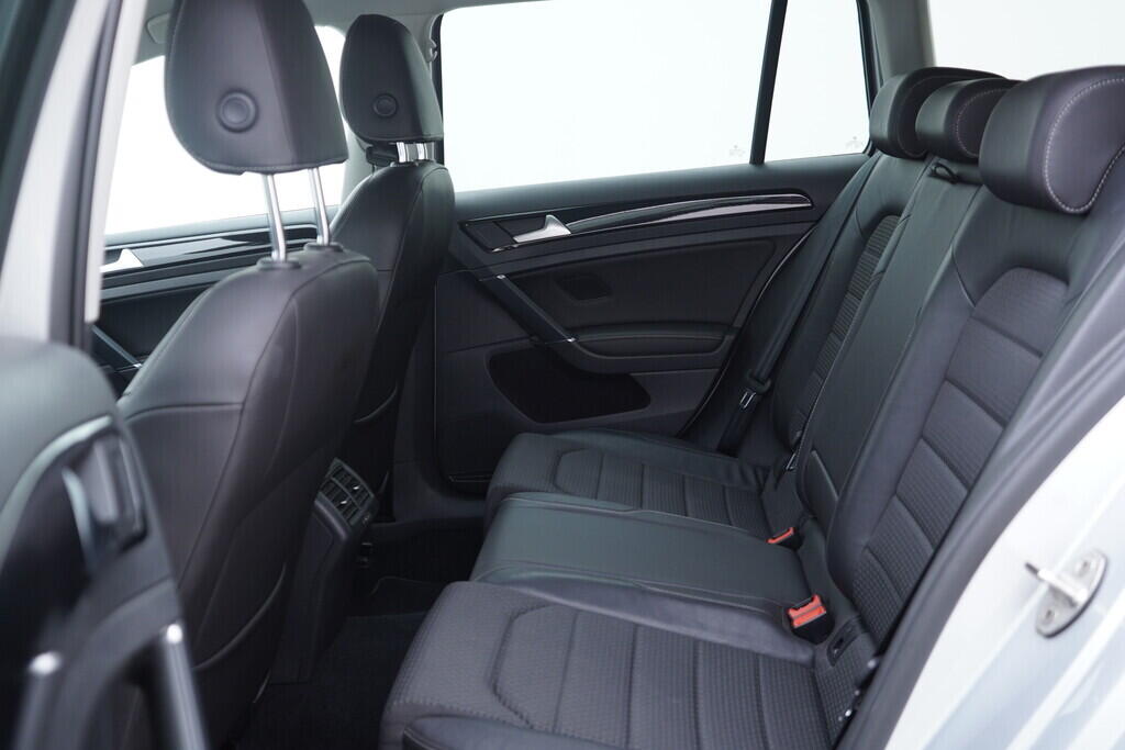 OV190V10134_37.webp_GOLF VARIANT Comfortline 1.6 TDI 81 kW automat