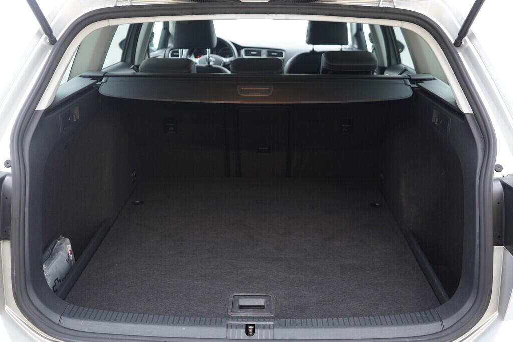 OV190V10134_38.webp_GOLF VARIANT Comfortline 1.6 TDI 81 kW automat