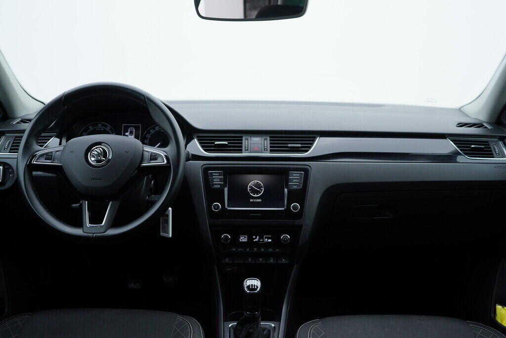 OV190V10152_25.webp_RAPID Style 1.0 TSI 81 kW manuál