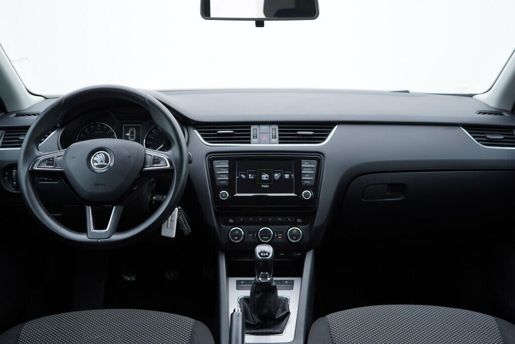 OV190V10153_26.webp_OCTAVIA Ambiente 1.6 TDI 81 kW manuál