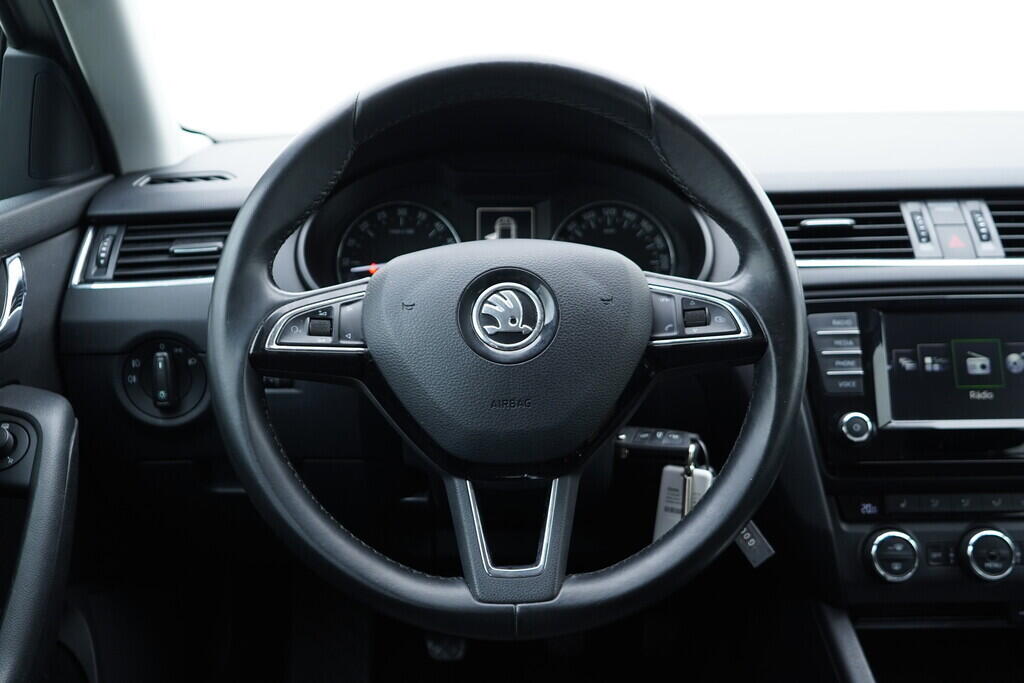 OV190V10153_27.webp_OCTAVIA Ambiente 1.6 TDI 81 kW manuál