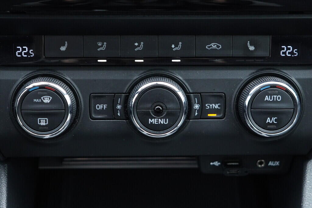 OV190V10153_32.webp_OCTAVIA Ambiente 1.6 TDI 81 kW manuál