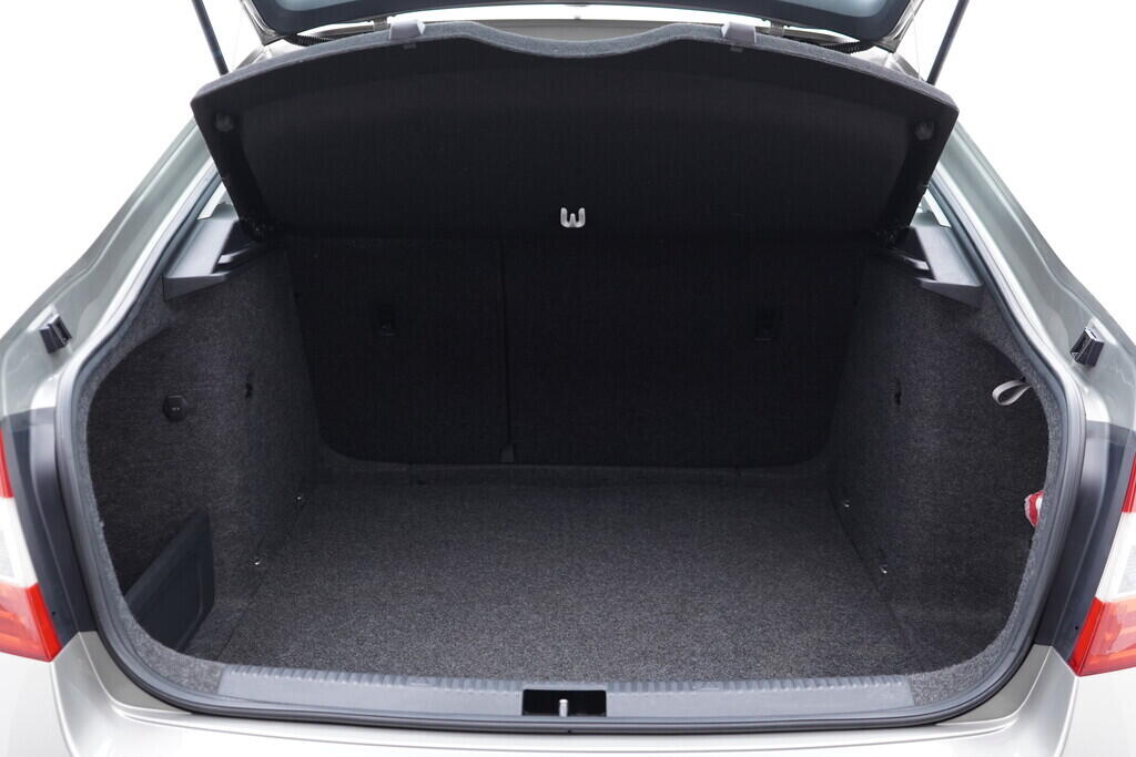 OV190V10153_37.webp_OCTAVIA Ambiente 1.6 TDI 81 kW manuál