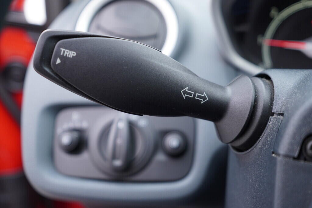 OV190V10154_23.webp_FIESTA  1.2  60 kW manuál