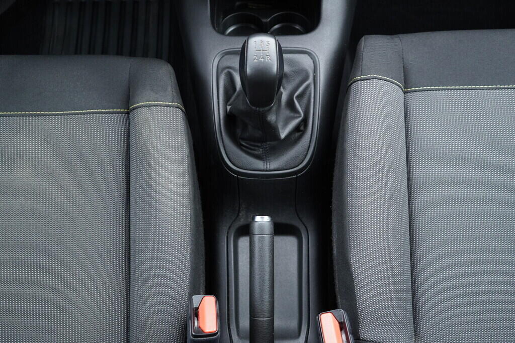 OV190V10155_30.webp_C3  1.2 1.2 PureTech 60 kW manuál