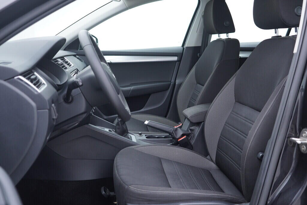 OV190V10156_23.webp_OCTAVIA Ambition 1.5 TSI 110 kW manuál