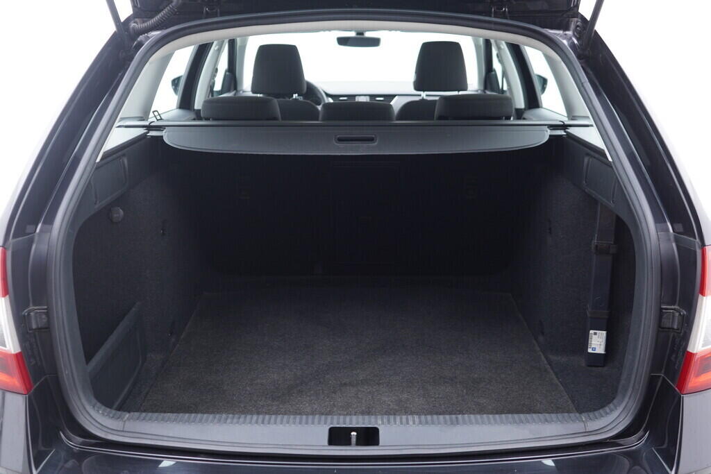 OV190V10156_35.webp_OCTAVIA Ambition 1.5 TSI 110 kW manuál