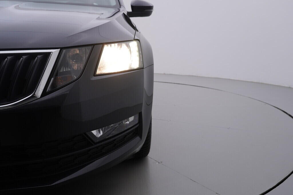 OV190V10156_37.webp_OCTAVIA Ambition 1.5 TSI 110 kW manuál