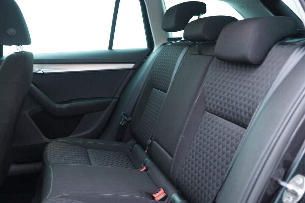 OV190V10157_23.webp_OCTAVIA Drive 2.0 TDI 110 kW automat, DPH