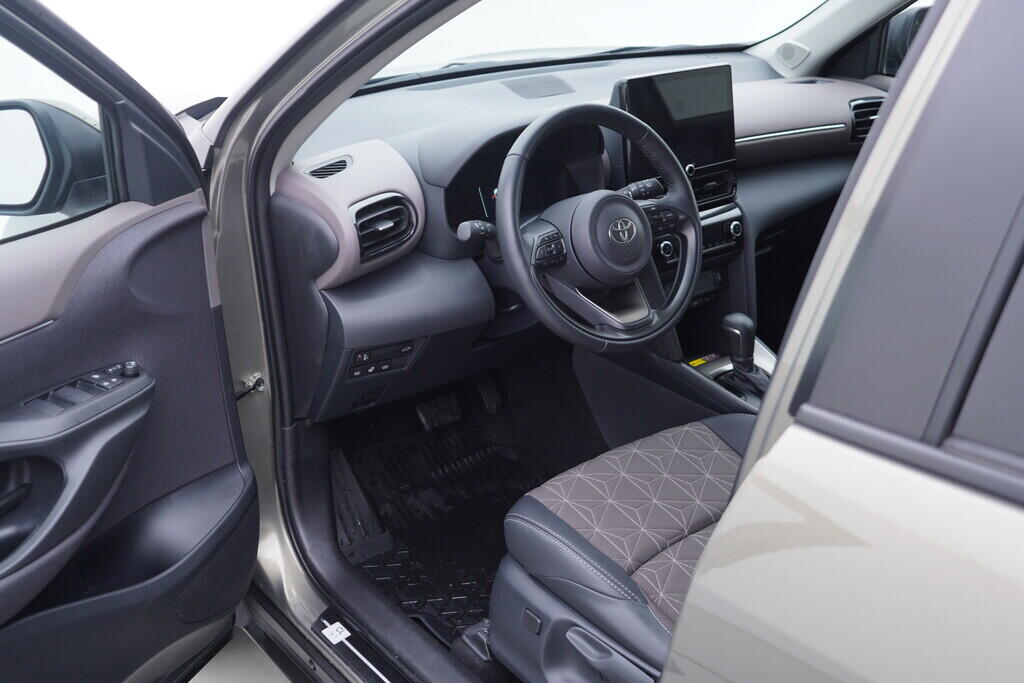 OV190V10163_18.webp_YARIS CROSS Adventure 1.5 HEV 68 kW automat