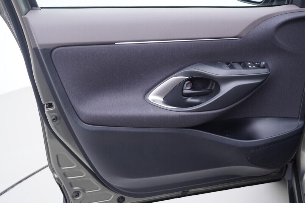 OV190V10163_19.webp_YARIS CROSS Adventure 1.5 HEV 68 kW automat