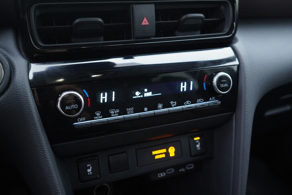 OV190V10163_29.webp_YARIS CROSS Adventure 1.5 HEV 68 kW automat