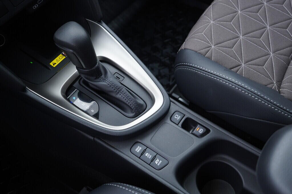 OV190V10163_30.webp_YARIS CROSS Adventure 1.5 HEV 68 kW automat