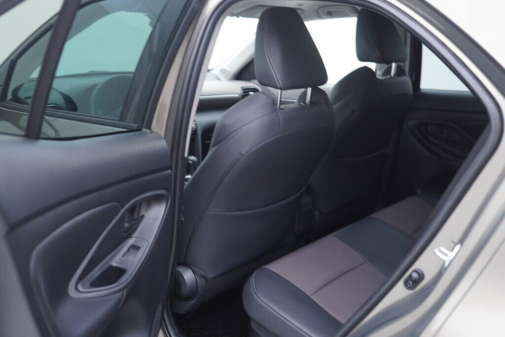 OV190V10163_31.webp_YARIS CROSS Adventure 1.5 HEV 68 kW automat