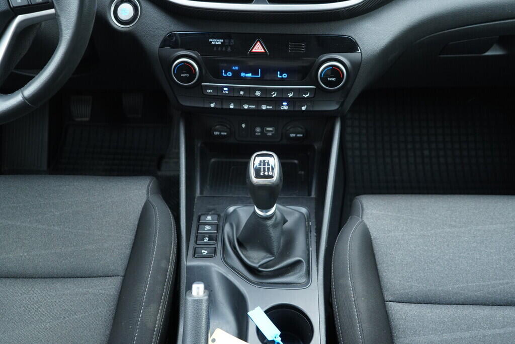 OV190V10164_30.webp_TUCSON Trikolor 1.6  100 kW manuál