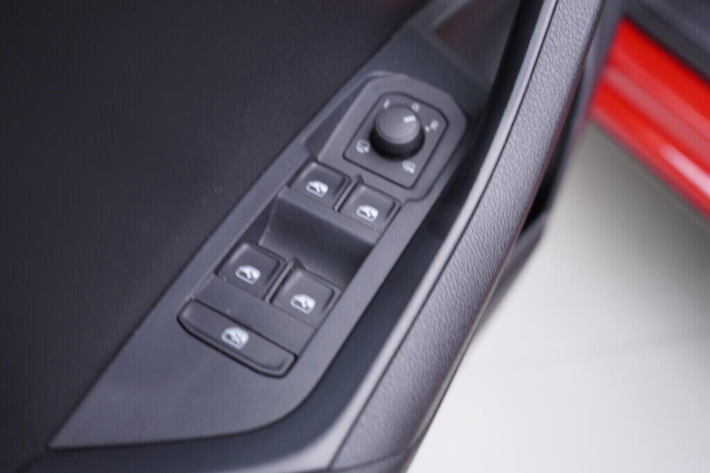 OV190V10166_20.webp_KAROQ Style 2.0 TDI 85 kW manuál, DPH