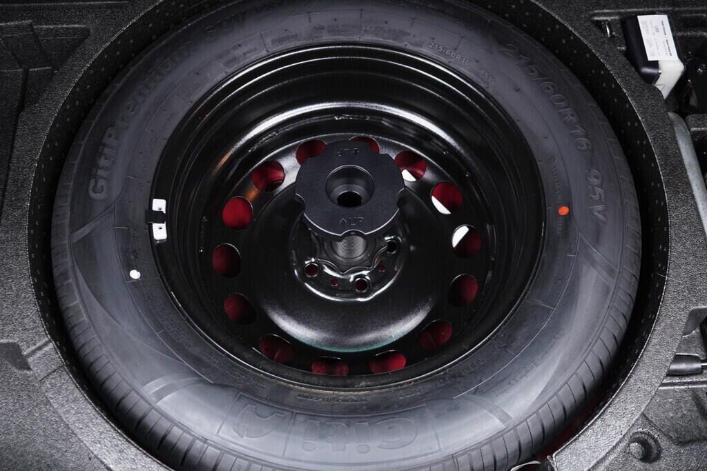 OV190V10166_38.webp_KAROQ Style 2.0 TDI 85 kW manuál, DPH