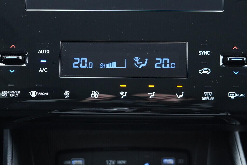 OV190V10167_28.webp_TUCSON Smart AT 1.6 T-GDI PHEV 132 kW automat, DPH