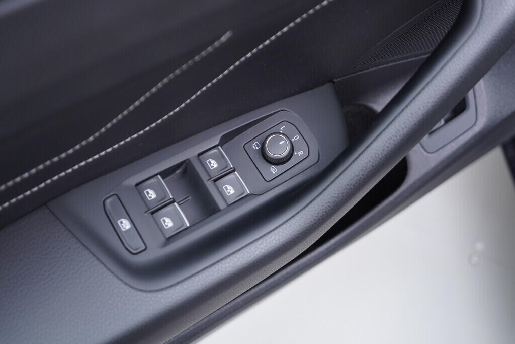 OV190V10168_20.webp_ARTEON Elegance 2.0 TDI 110 kW automat, DPH