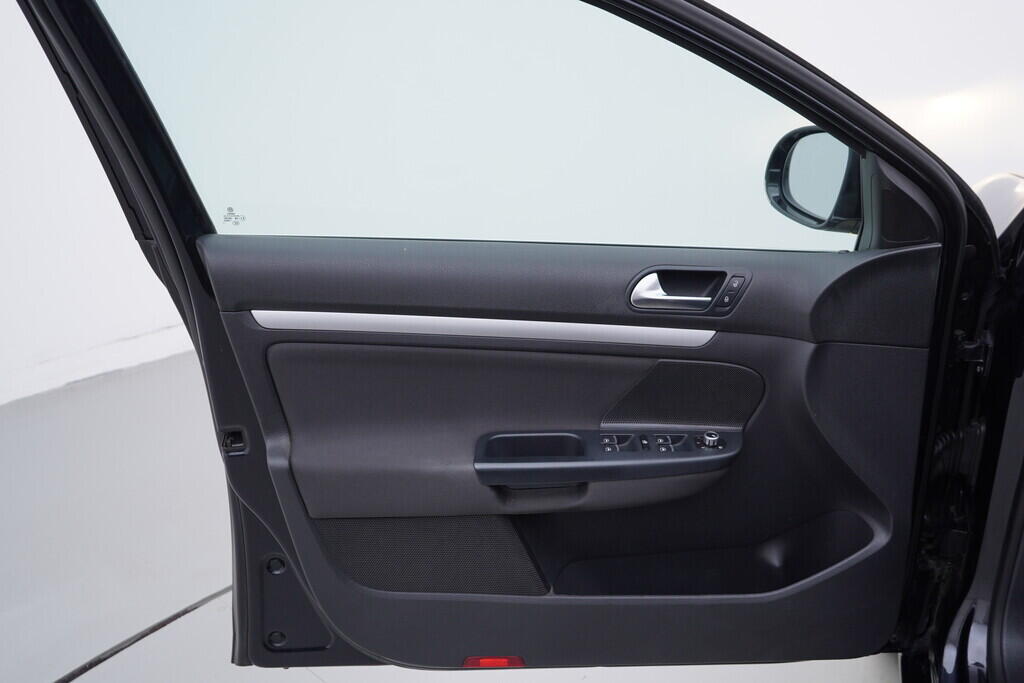 OV190V10175_19.webp_GOLF VARIANT Comfortline 1.4 TSI 90 kW manuál