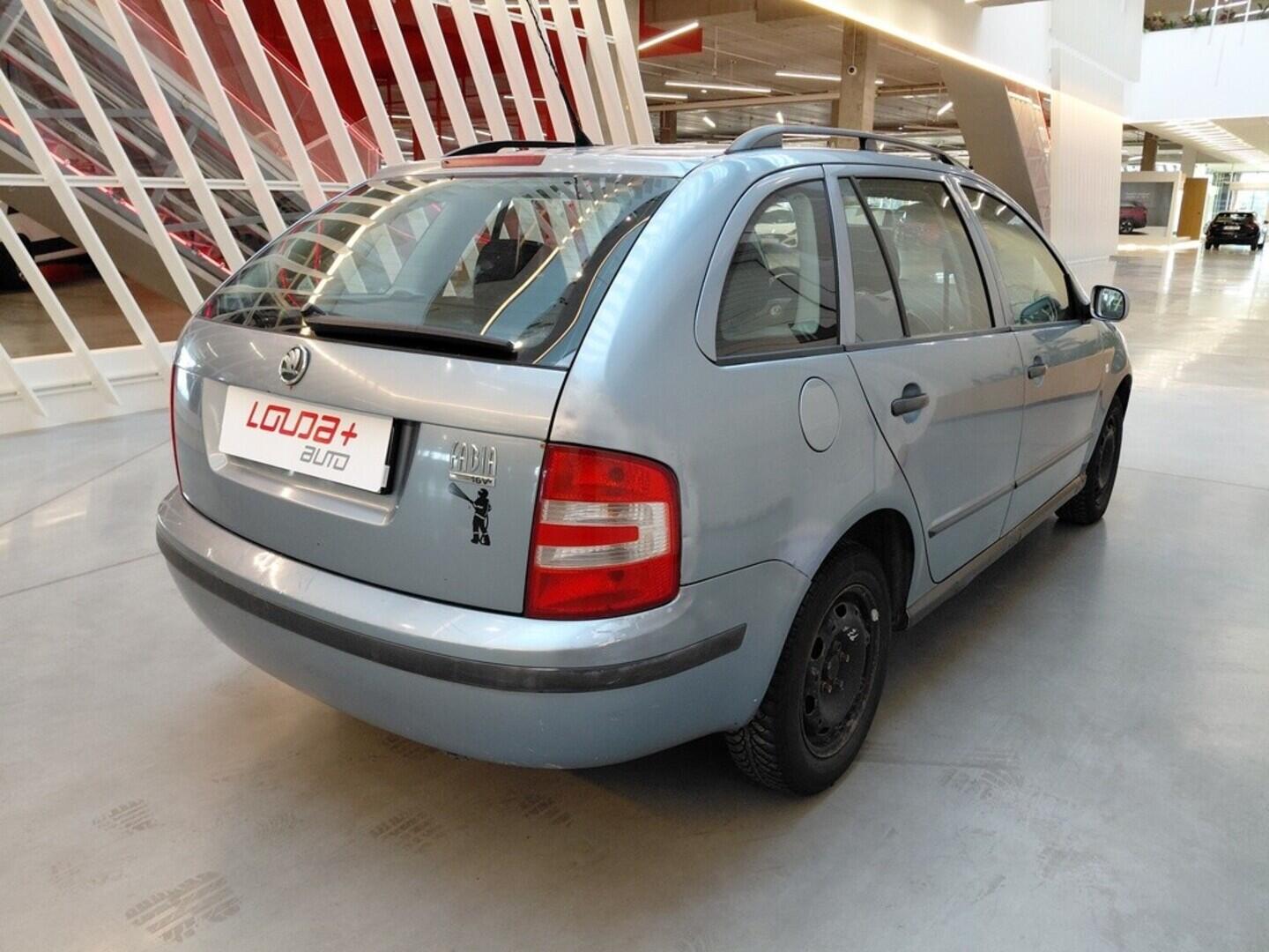 OV190V10179_11.webp_FABIA Ambiente 1.4 16V 55 kW manuál