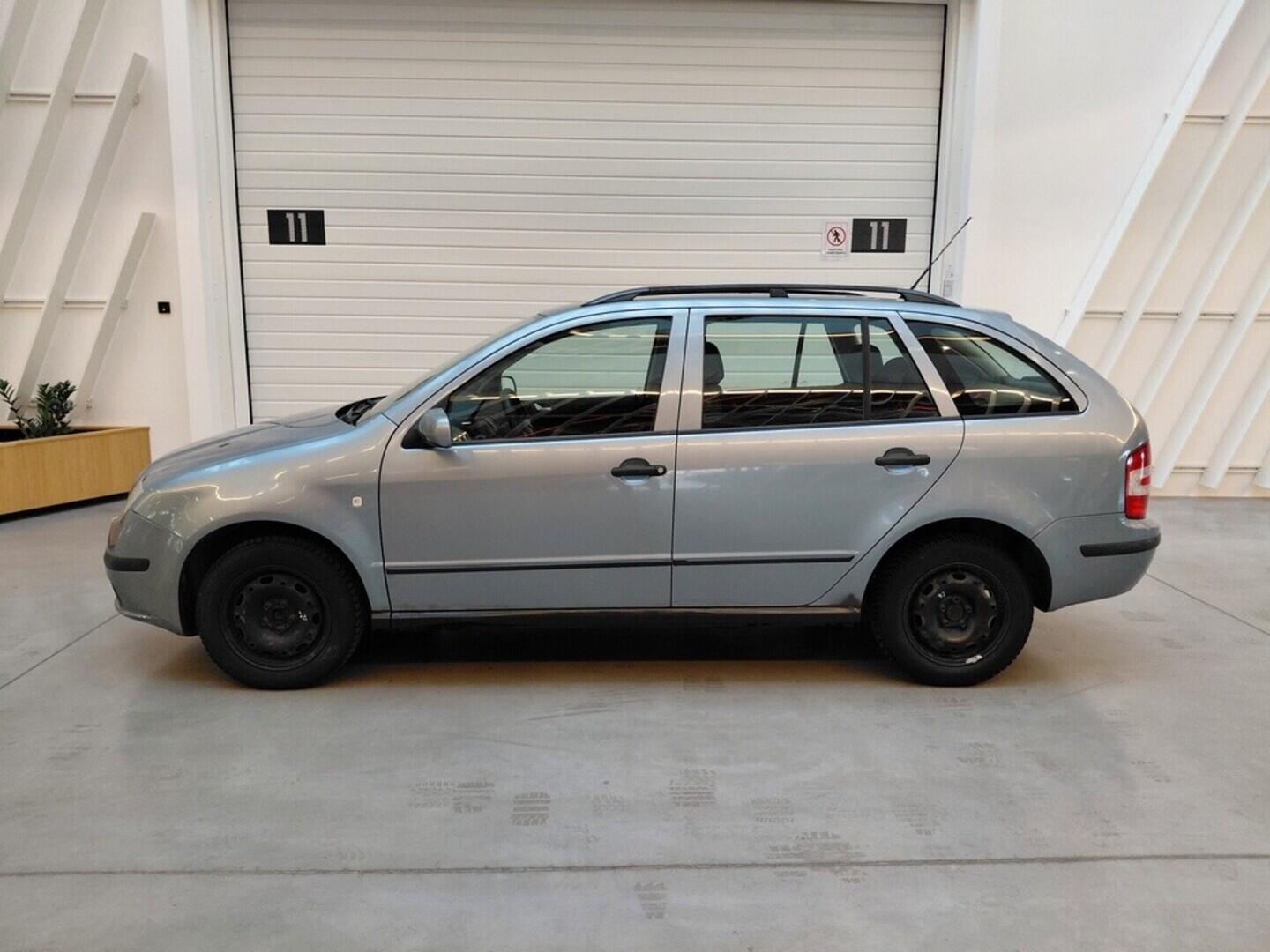 OV190V10179_12.webp_FABIA Ambiente 1.4 16V 55 kW manuál