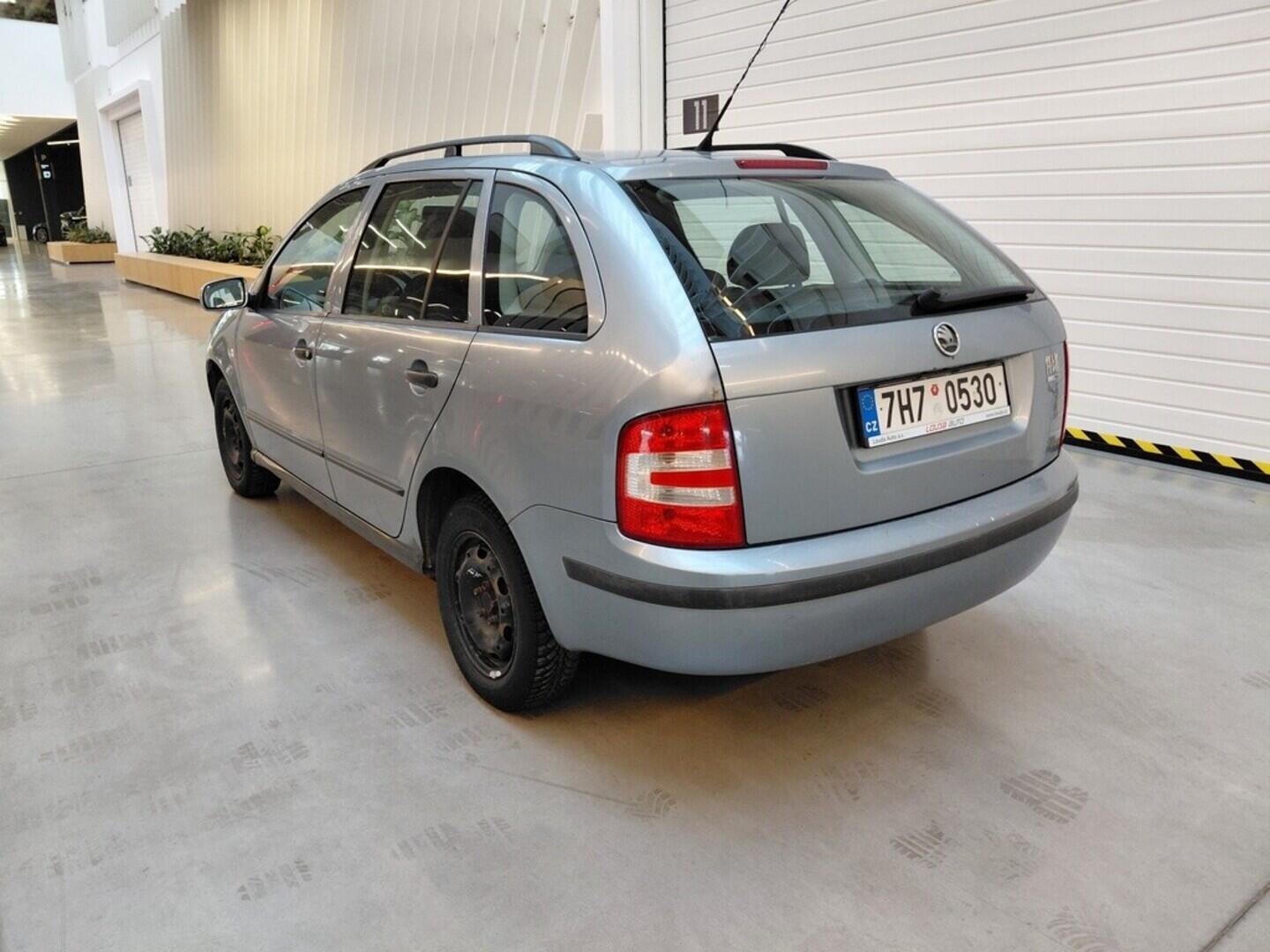 OV190V10179_15.webp_FABIA Ambiente 1.4 16V 55 kW manuál