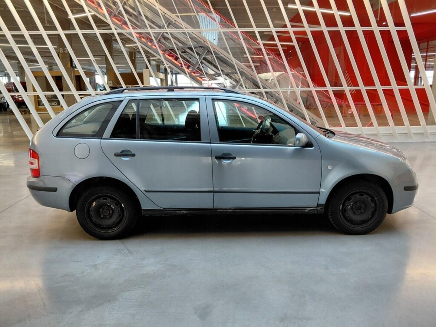 OV190V10179_16.webp_FABIA Ambiente 1.4 16V 55 kW manuál