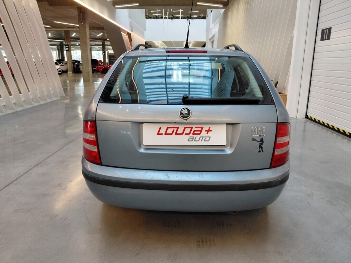 OV190V10179_17.webp_FABIA Ambiente 1.4 16V 55 kW manuál