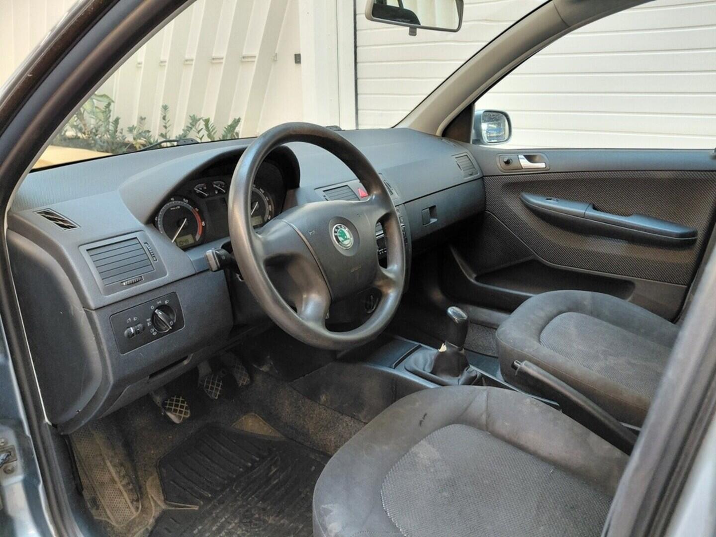 OV190V10179_19.webp_FABIA Ambiente 1.4 16V 55 kW manuál