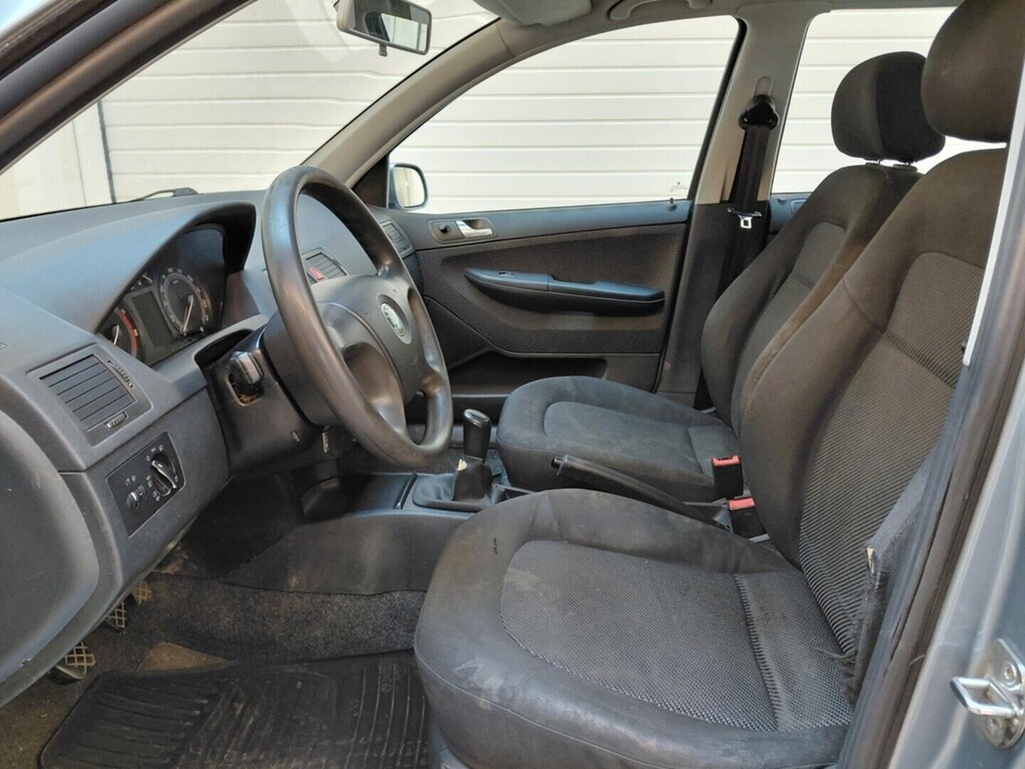 OV190V10179_20.webp_FABIA Ambiente 1.4 16V 55 kW manuál