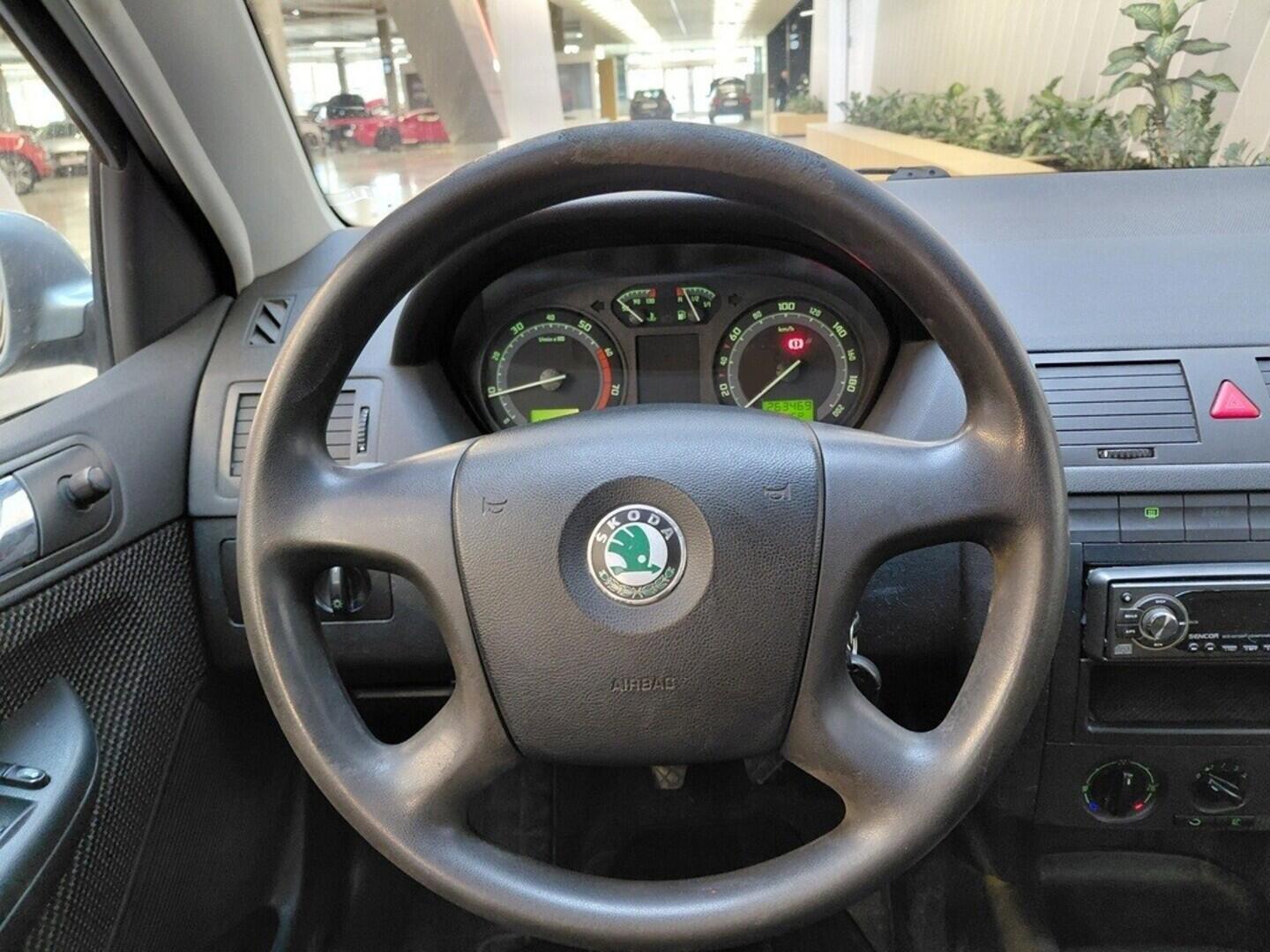 OV190V10179_21.webp_FABIA Ambiente 1.4 16V 55 kW manuál