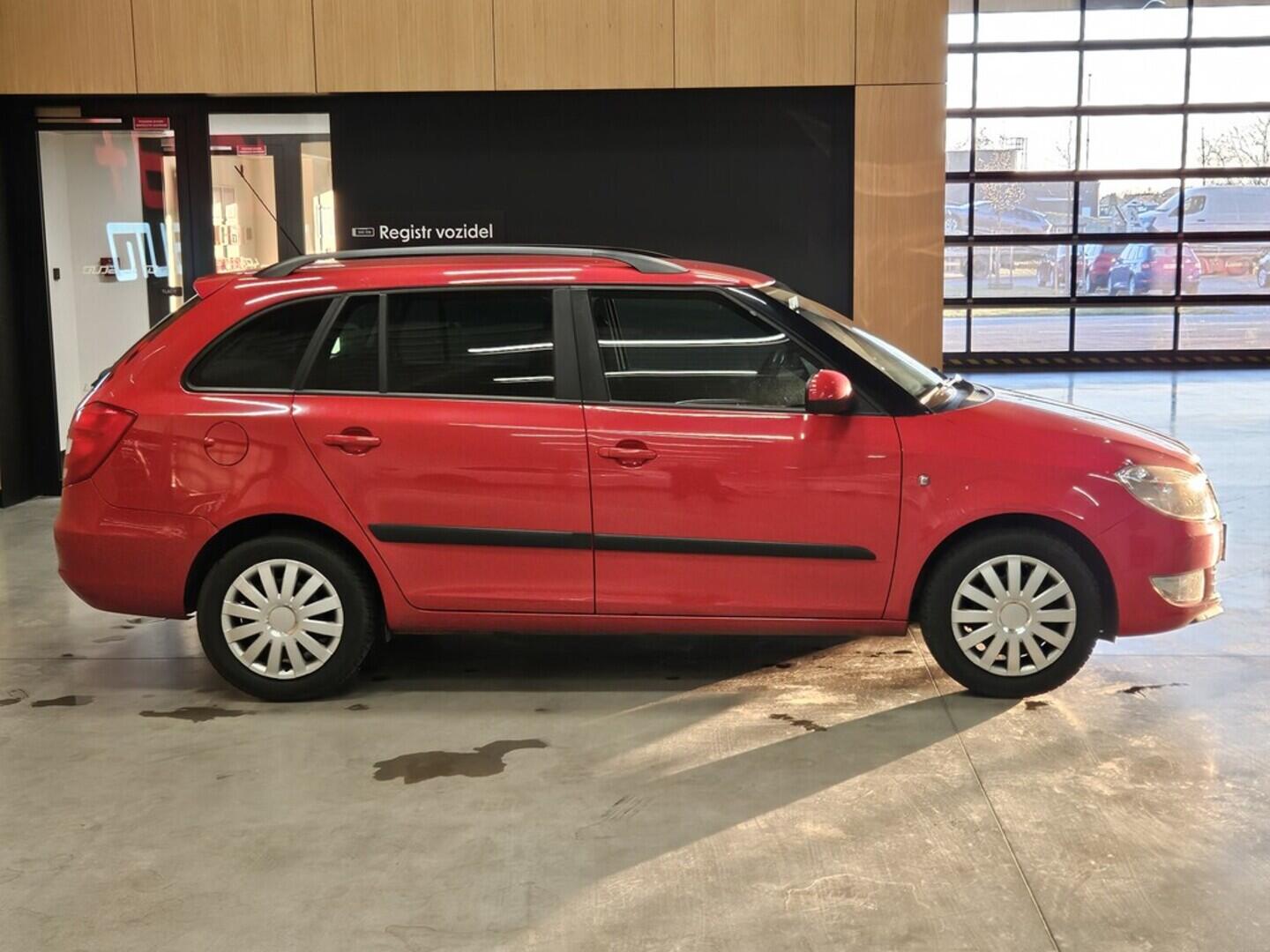 OV190V10180_12.webp_FABIA Ambiente 1.2 HTP 51 kW manuál