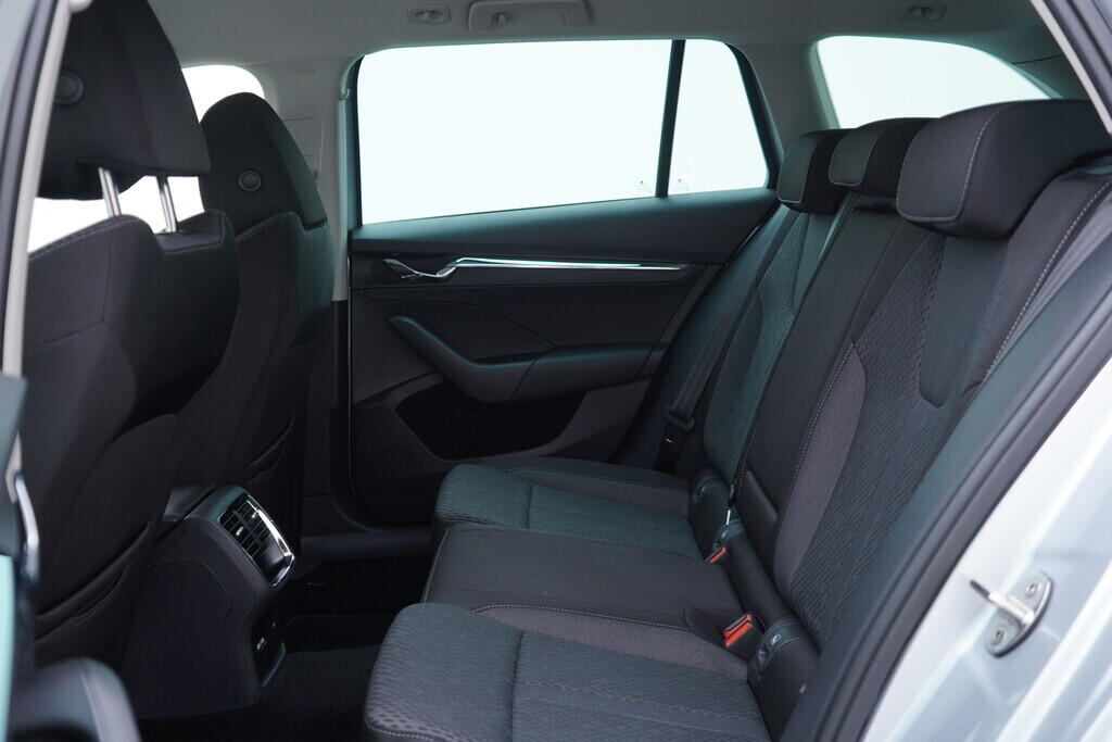 OV190V10181_37.webp_OCTAVIA Style 2.0 TDI 85 kW manuál, DPH