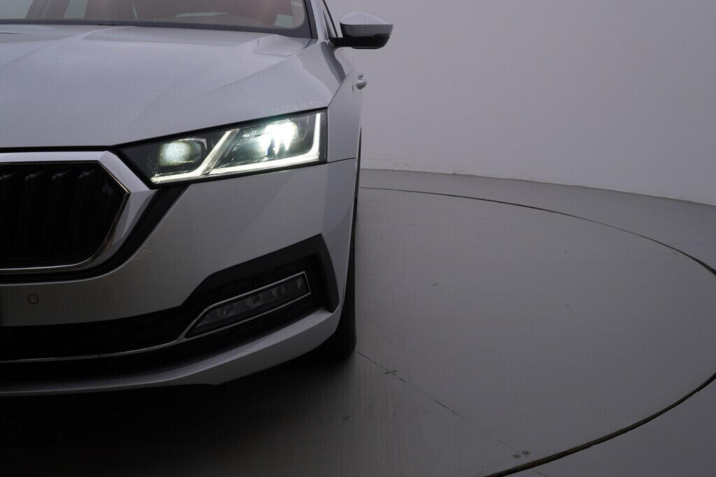 OV190V10181_44.webp_OCTAVIA Style 2.0 TDI 85 kW manuál, DPH