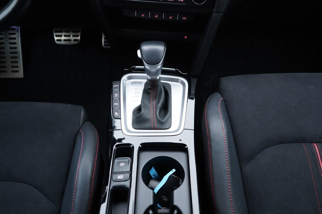 OV190V10182_38.webp_PRO_CEED GT 1.6 G4FJ 150 kW automat, DPH