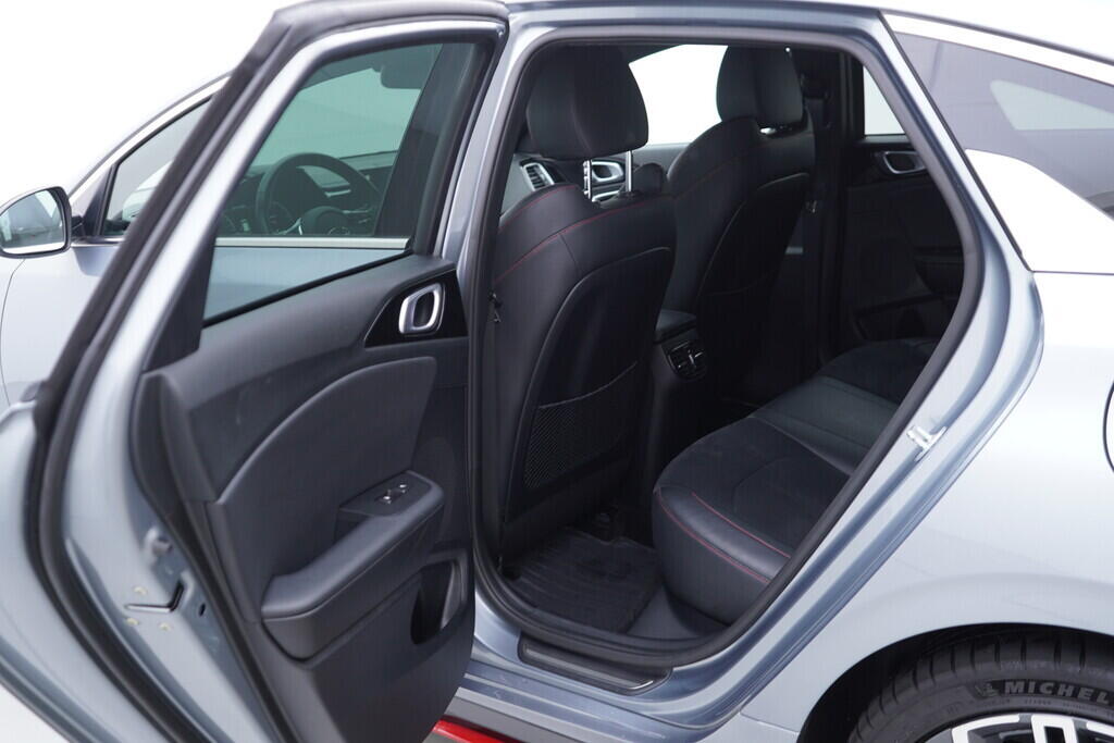 OV190V10182_39.webp_PRO_CEED GT 1.6 G4FJ 150 kW automat, DPH