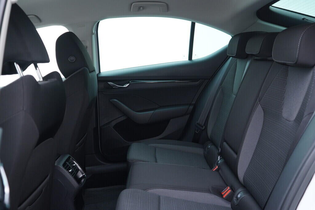 OV190V10183_35.webp_OCTAVIA Ambition 2.0 TDI 85 kW manuál, DPH