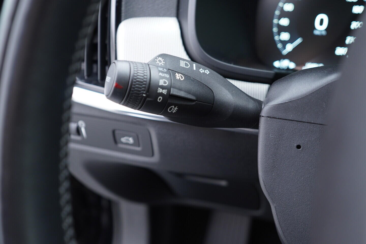 OV190V10187_25.webp_V90 Inscription 2.0 D4 140 kW automat