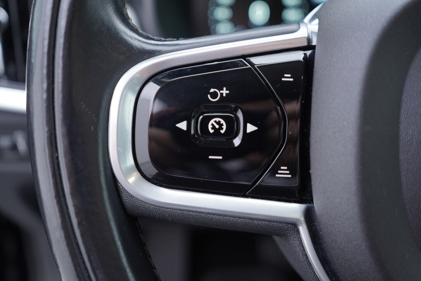 OV190V10187_27.webp_V90 Inscription 2.0 D4 140 kW automat