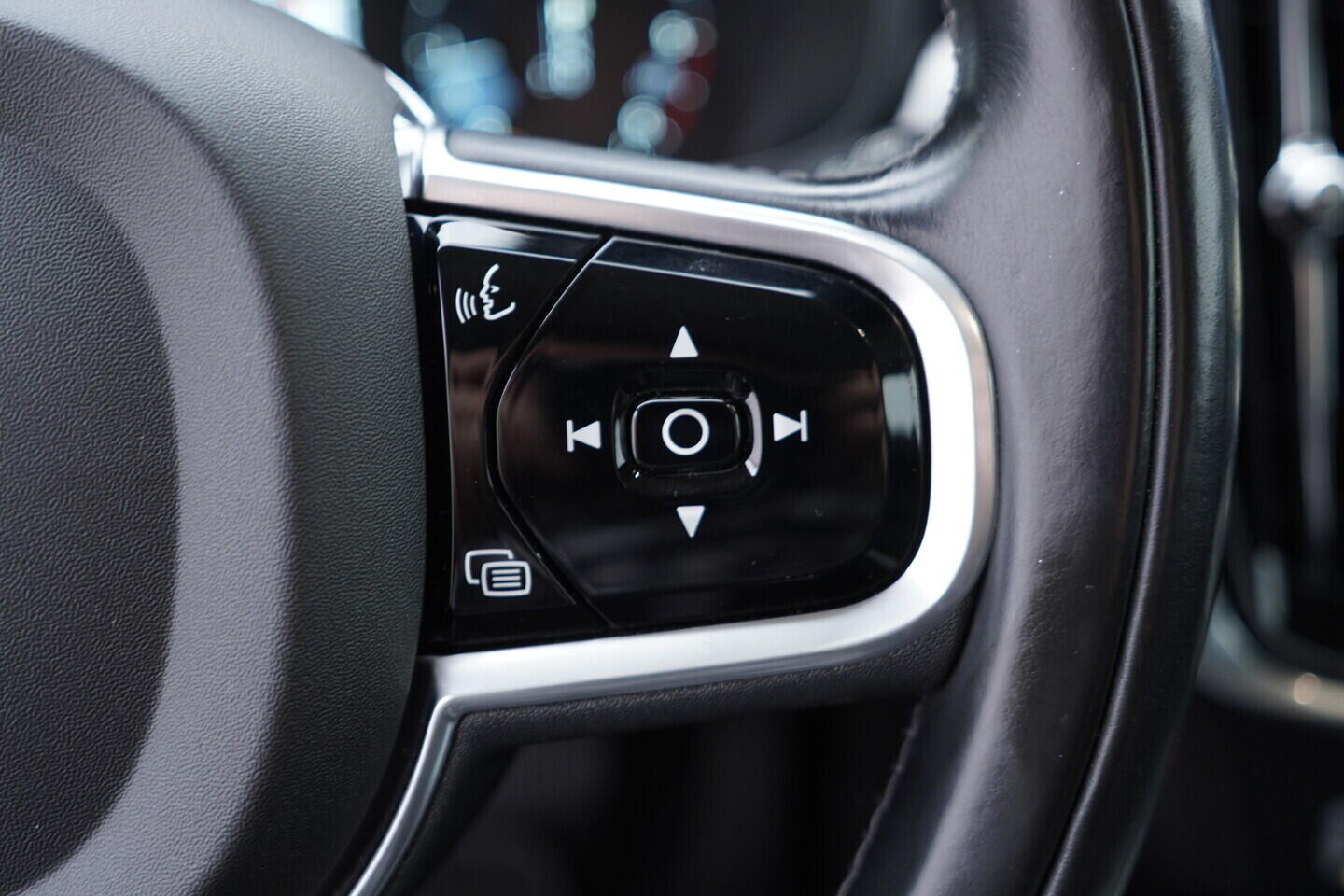 OV190V10187_28.webp_V90 Inscription 2.0 D4 140 kW automat