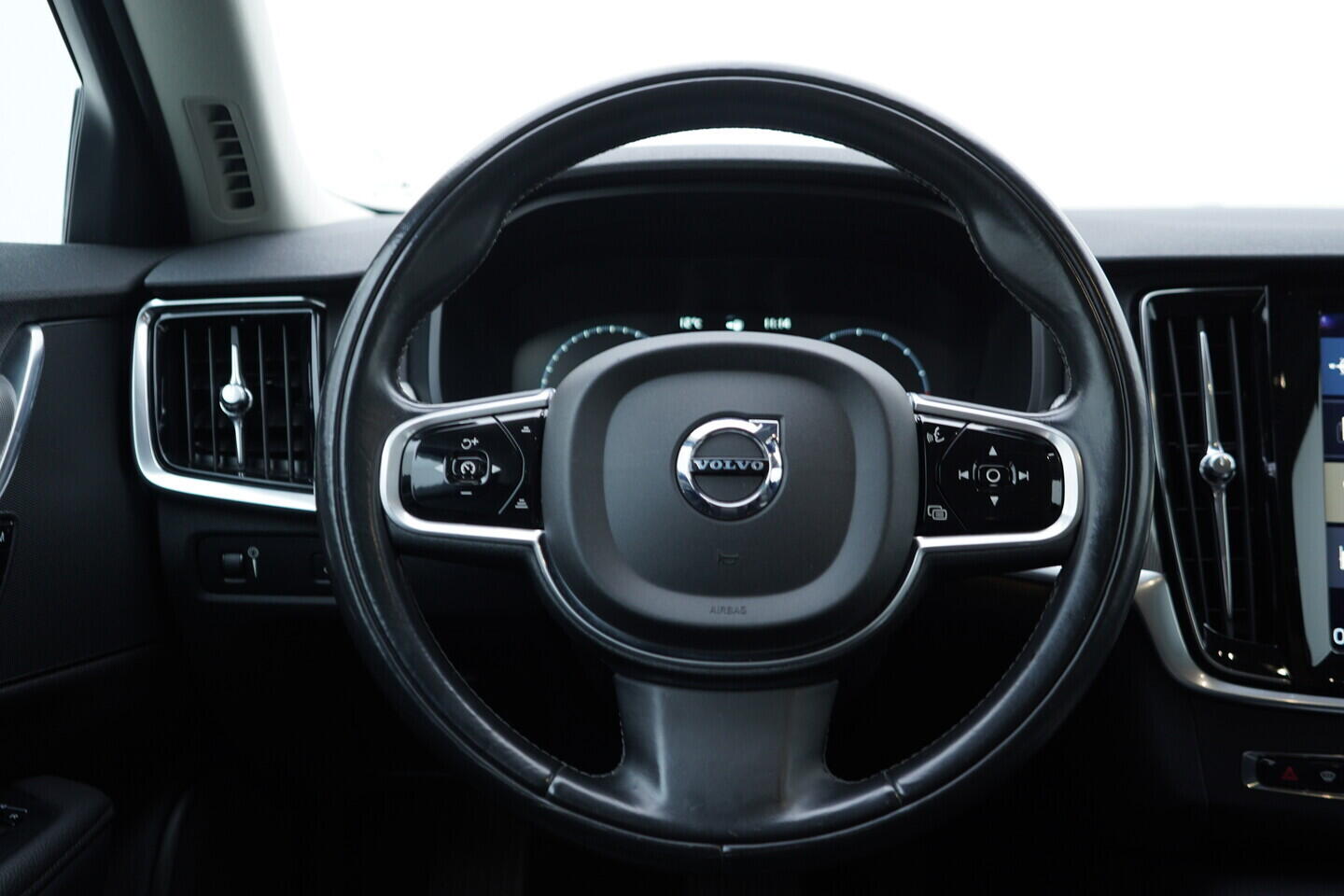 OV190V10187_31.webp_V90 Inscription 2.0 D4 140 kW automat