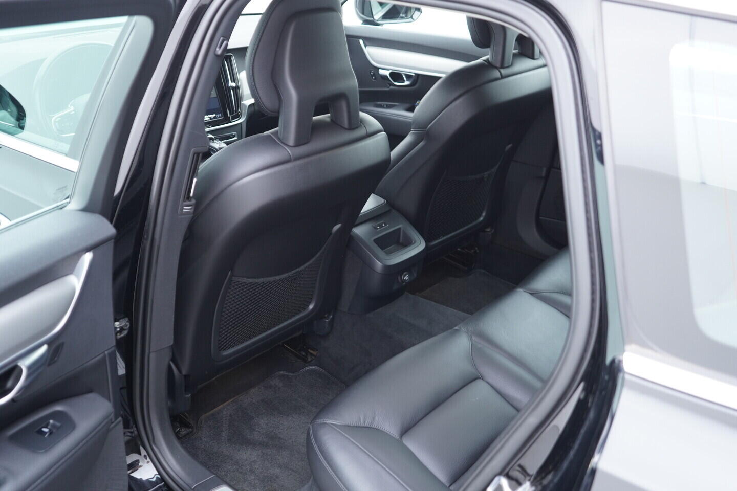 OV190V10187_37.webp_V90 Inscription 2.0 D4 140 kW automat