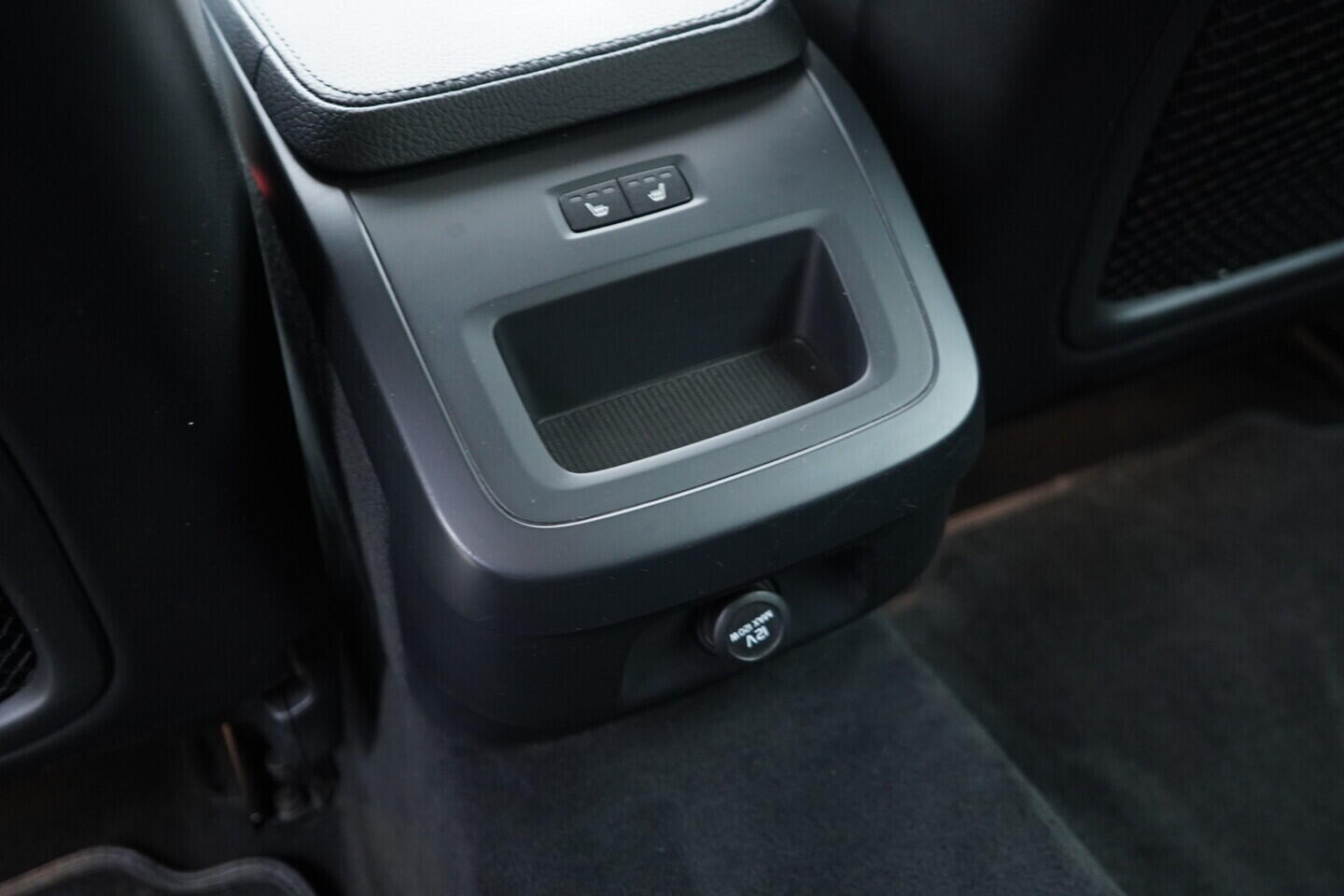 OV190V10187_39.webp_V90 Inscription 2.0 D4 140 kW automat