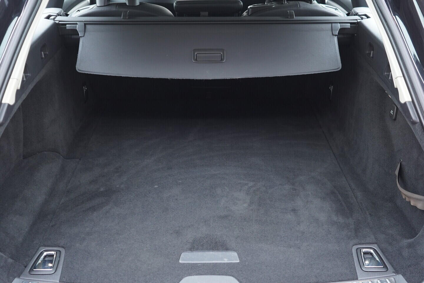 OV190V10187_40.webp_V90 Inscription 2.0 D4 140 kW automat