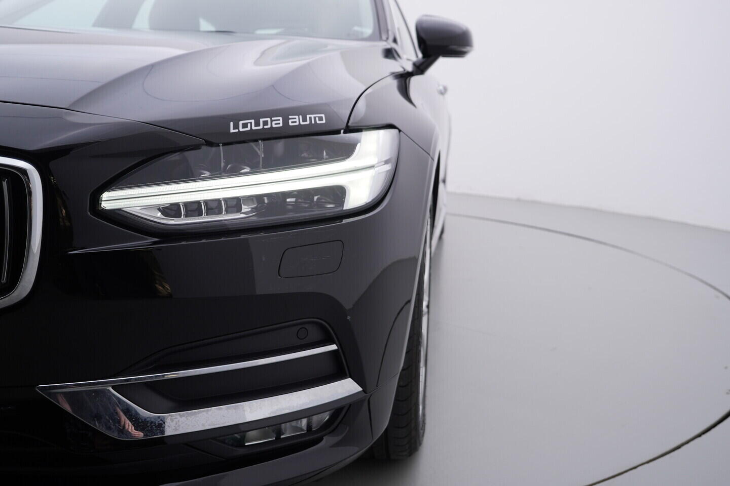 OV190V10187_45.webp_V90 Inscription 2.0 D4 140 kW automat