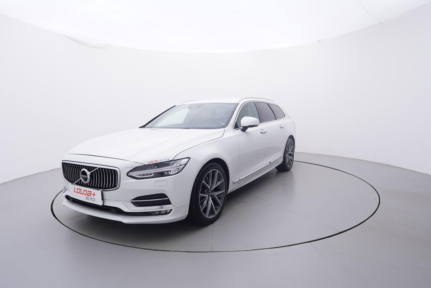 OV190V10188_10.webp_V90 Inscription 2.0 2.0 D5 173 kW automat