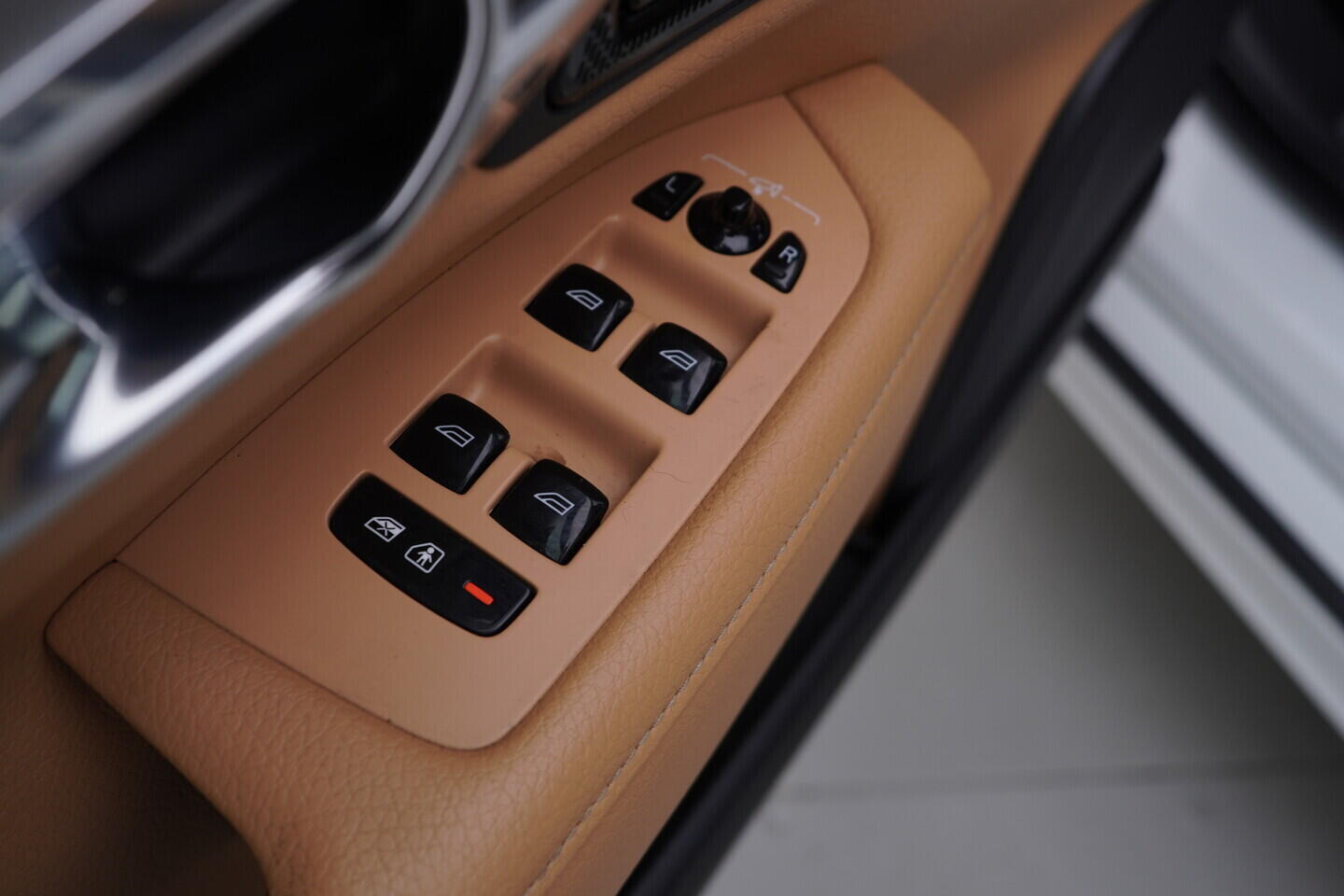 OV190V10188_20.webp_V90 Inscription 2.0 2.0 D5 173 kW automat