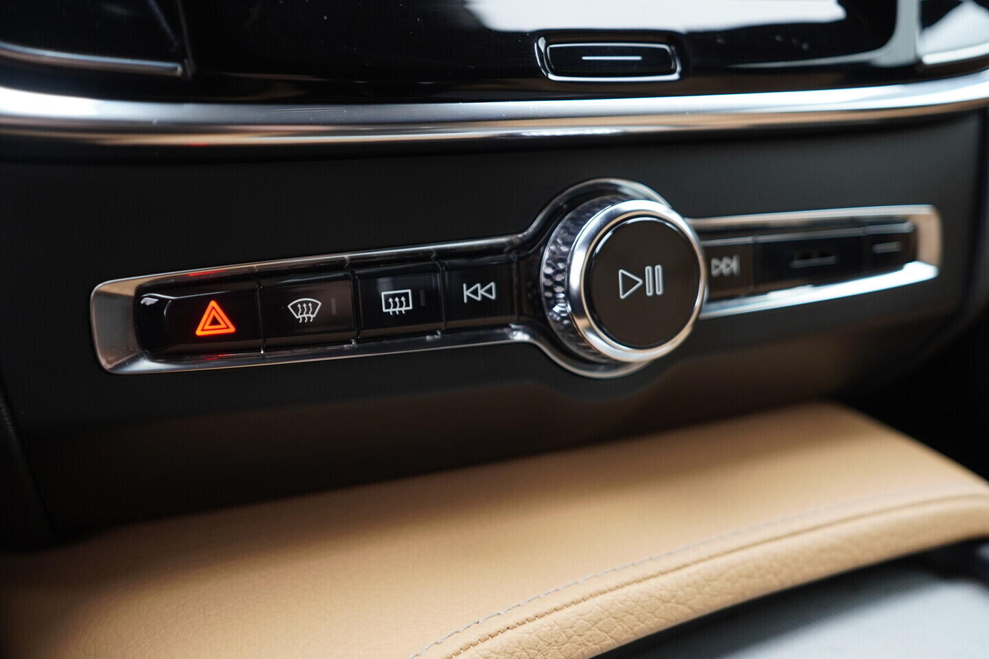 OV190V10188_32.webp_V90 Inscription 2.0 2.0 D5 173 kW automat