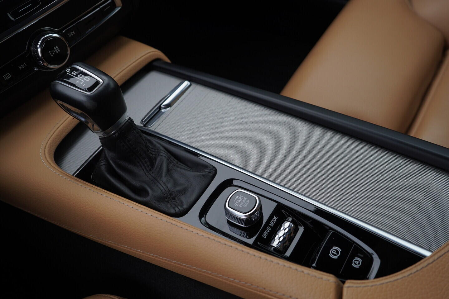 OV190V10188_33.webp_V90 Inscription 2.0 2.0 D5 173 kW automat